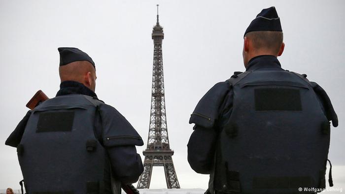 Symbolbild Paris Terror Polizei 