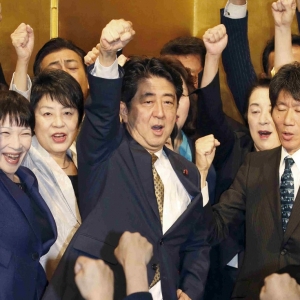 日参议院选战开打 安倍修宪遭最强阻击